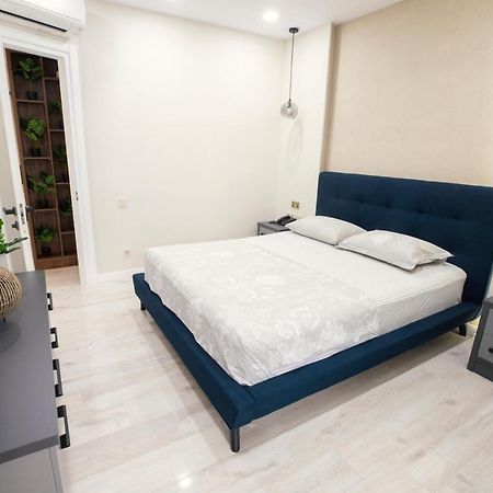 Gq Apartments On First Line Batoemi Buitenkant foto