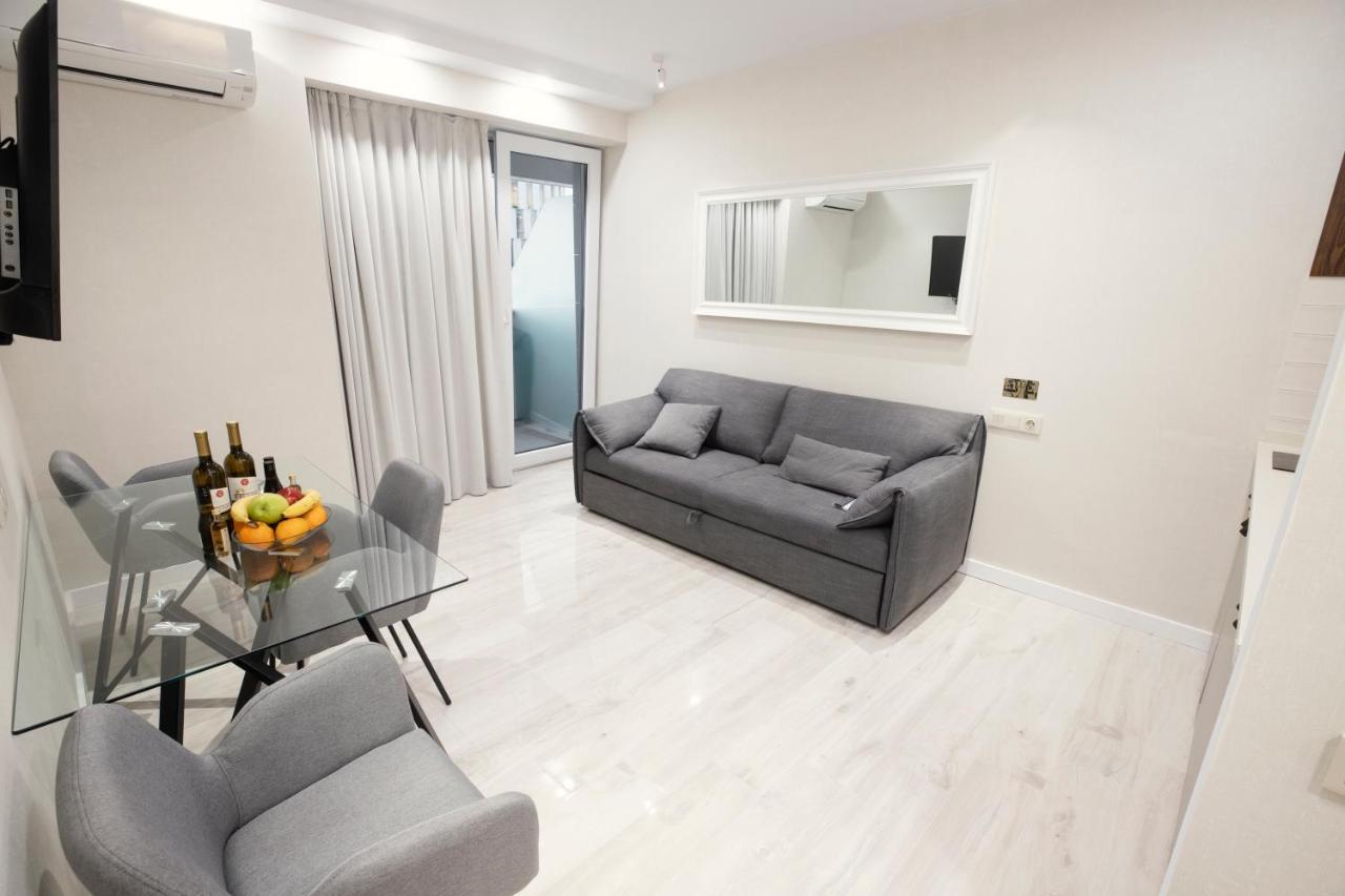 Gq Apartments On First Line Batoemi Buitenkant foto