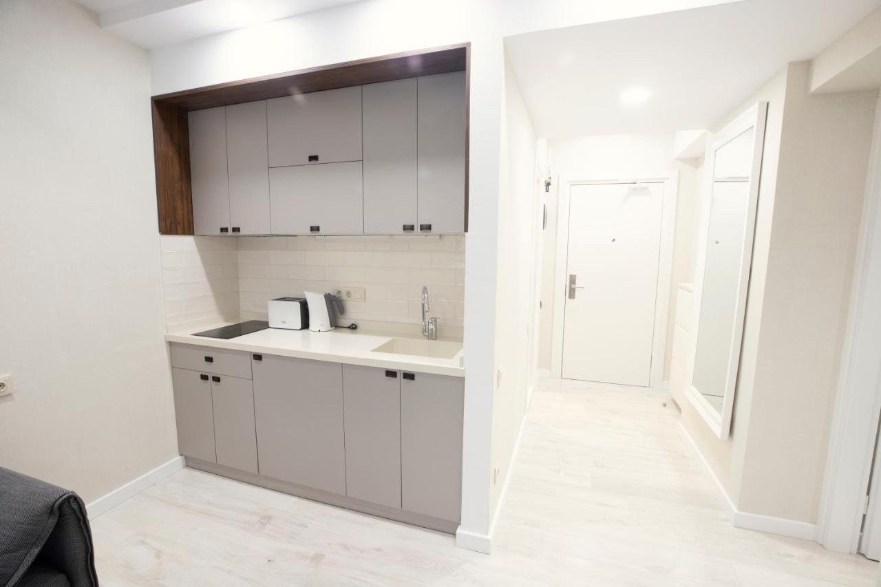 Gq Apartments On First Line Batoemi Buitenkant foto