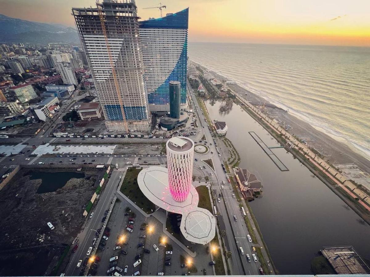 Gq Apartments On First Line Batoemi Buitenkant foto