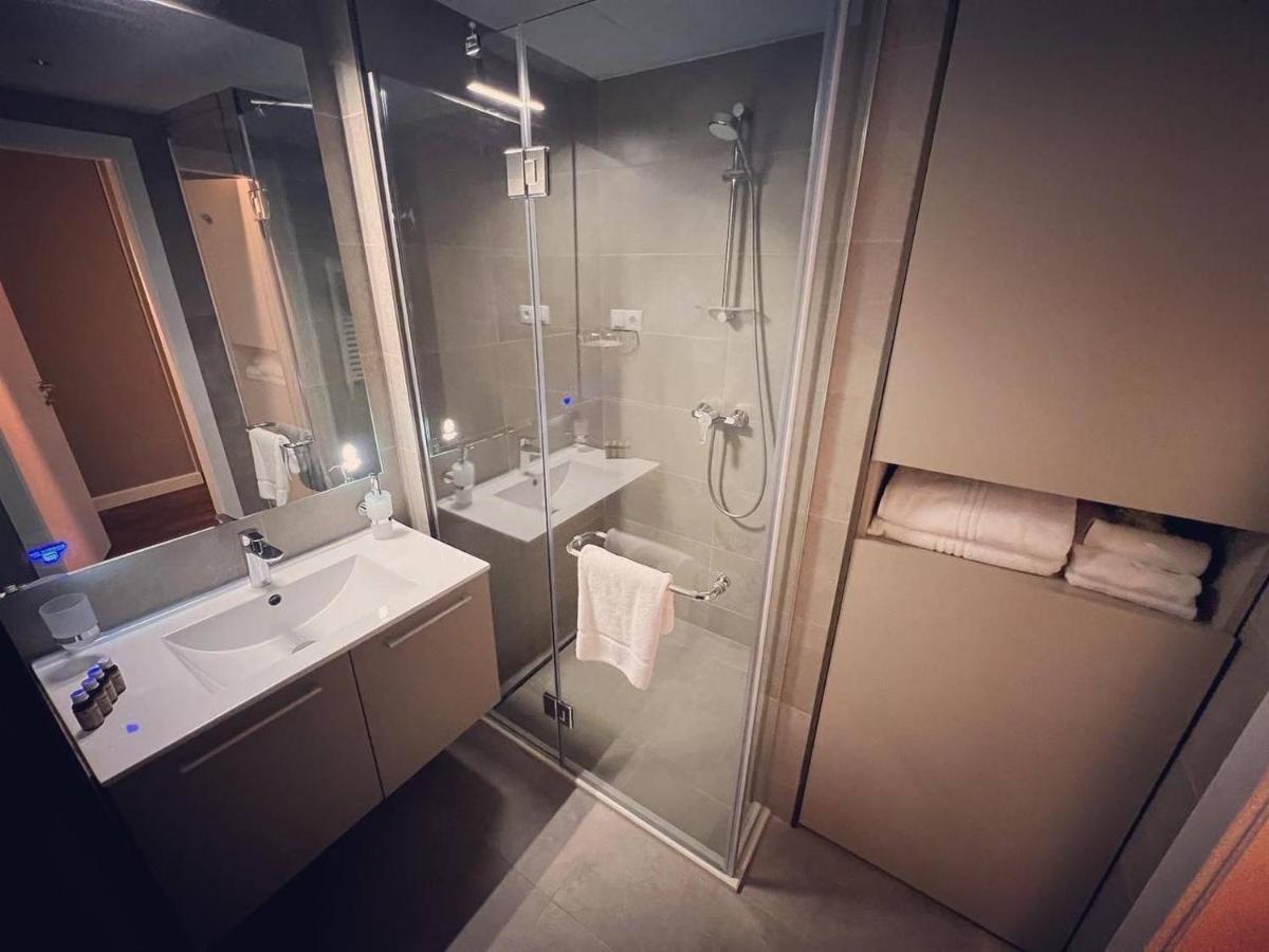 Gq Apartments On First Line Batoemi Buitenkant foto